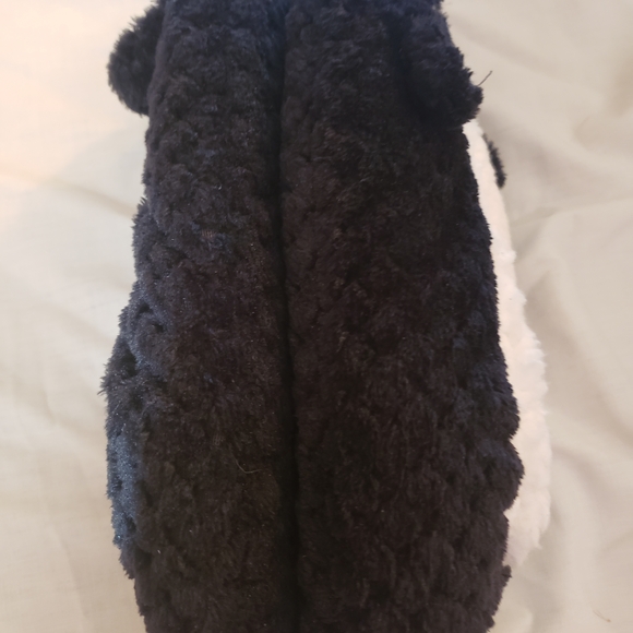 Women's Black Plush Cat Slip-On Slippers with White Sherpa Lining - Picture 4 of 6